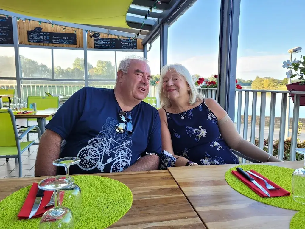 Jane Wallace_Guinguette l'eau à la bouche_Gergy_recensione