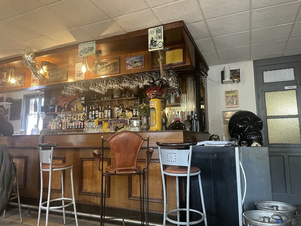 sandrine frognet_Café du pont_Gergy_review