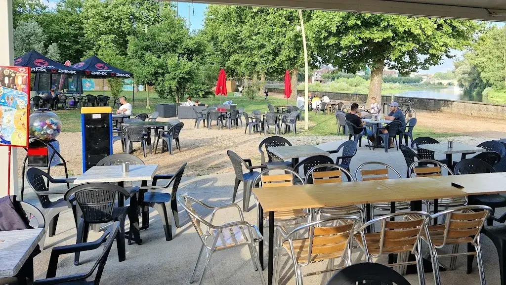 La Guinguette restaurant in Digoin