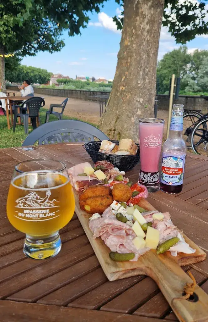 La Guinguette_Digoin_slider_image_2