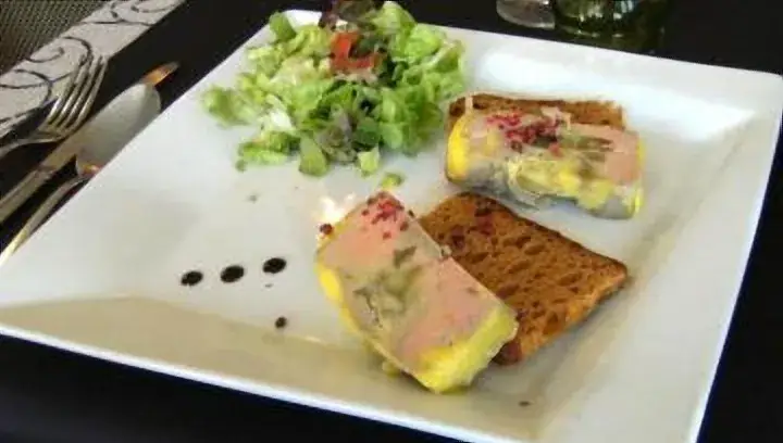 L H le Merle Blanc_Digoin_slider_image_2