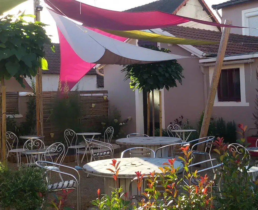 Restaurant hôtel Merle Blanc ristorante a Digoin