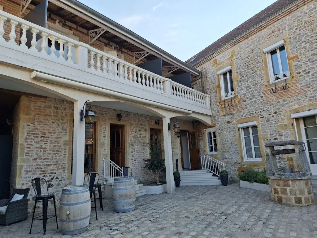 Iryna Ecker-Tafintseva_Hôtel VillaPona_Digoin_review