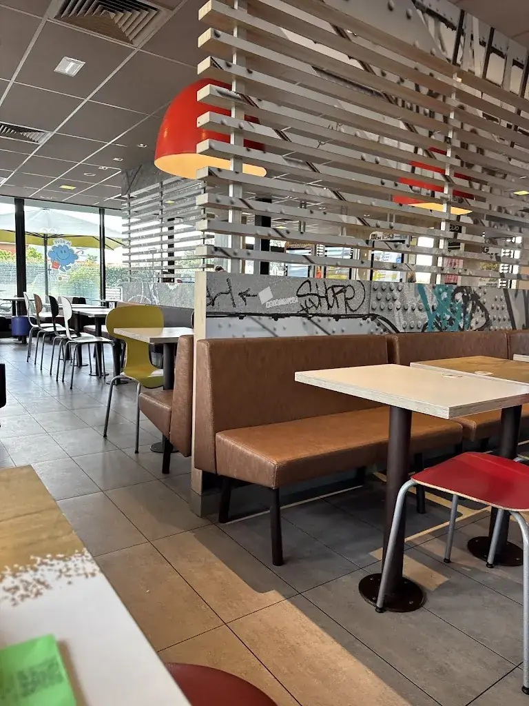 McDonald's_Digoin_slider_image_3