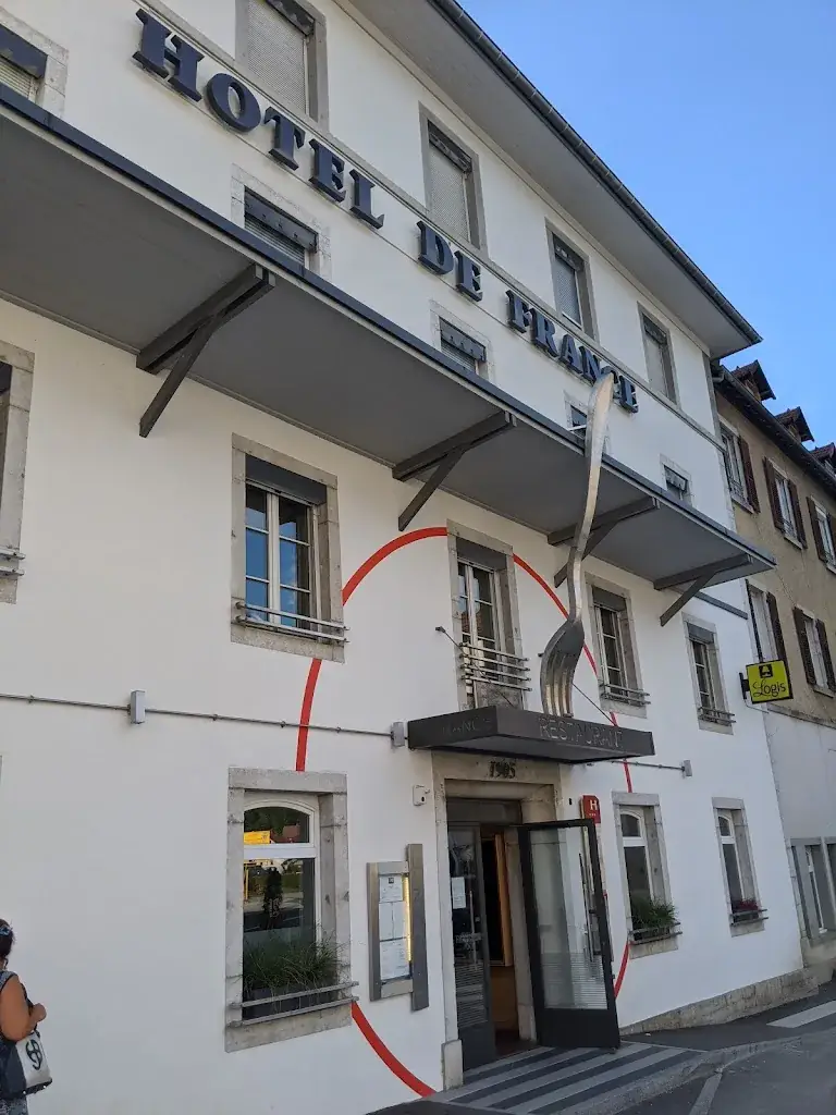 Gabriel Daty_Le France_Villers-le-Lac_review