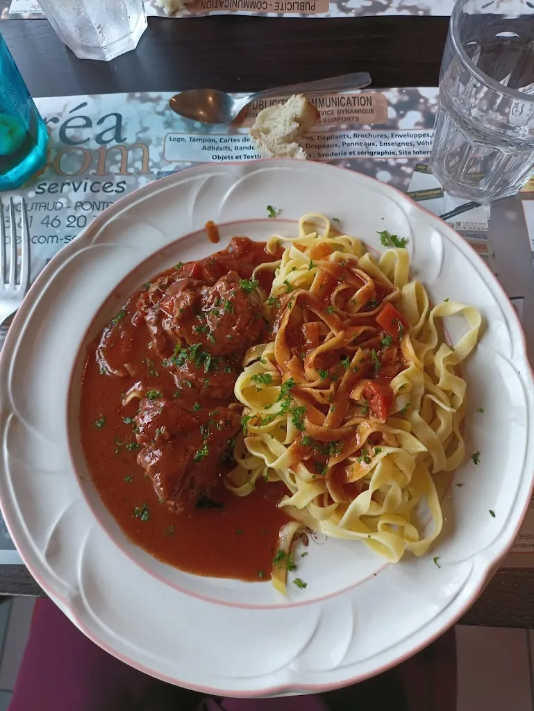 jerome anouzet_Chez Grand Mère - L'insolite_Granges-Narboz_review