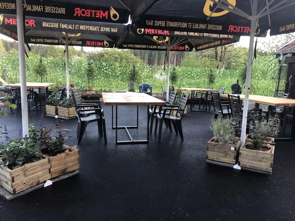 Restaurant Le Petit Paris restaurant in Sapins