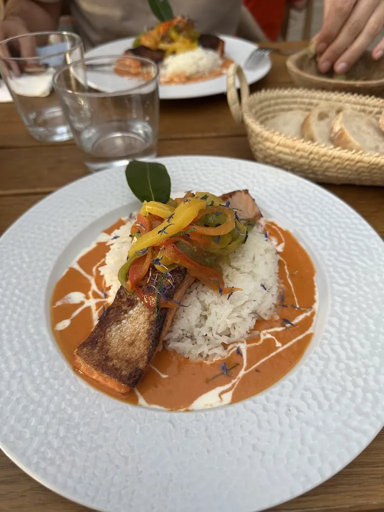 Yoan Sehedic_Les Bords du Lac_Osselle-Routelle_review