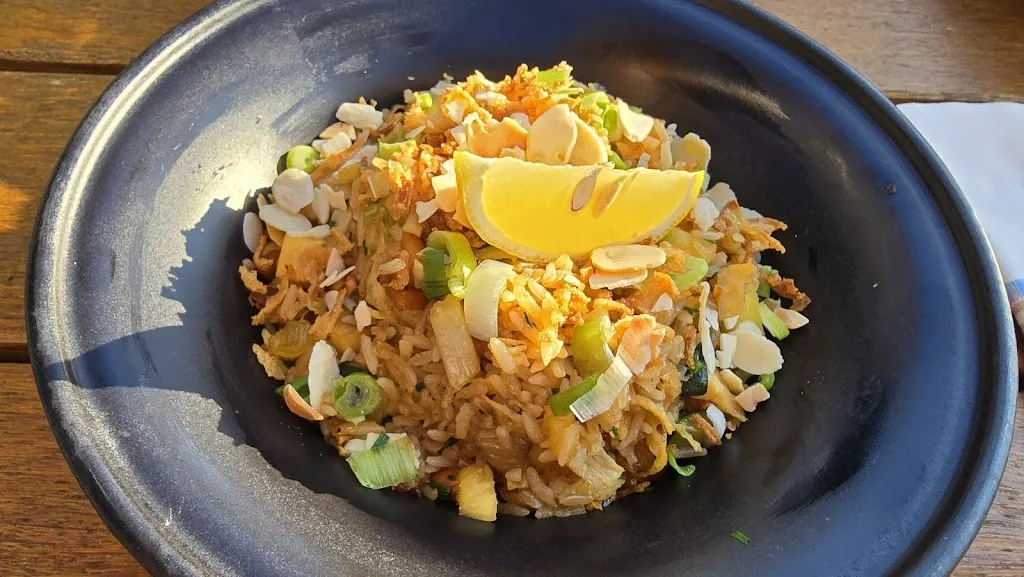 Chris F_Les Bords du Lac_Osselle-Routelle_review