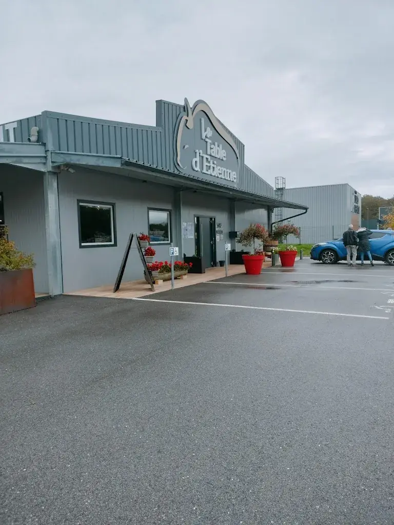 Alex Terieur_On the Table Etienne Lux'traiteur_Saint-Sauveur_review