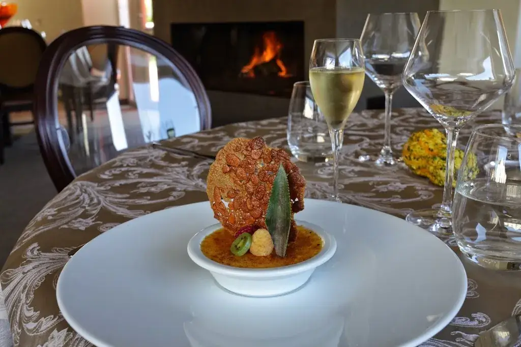 Entre-Roches_Ville-du-Pont_slider_image_2