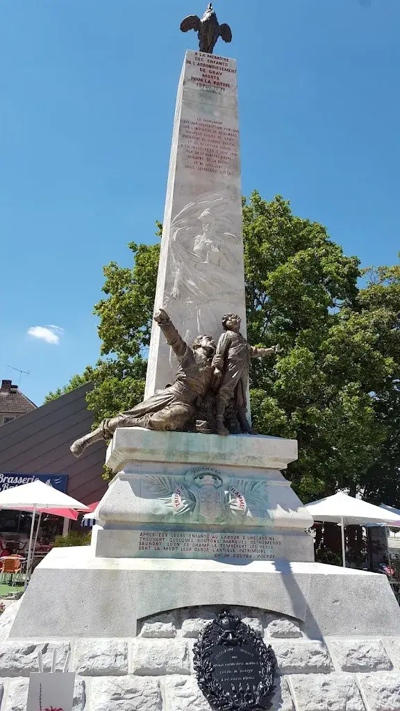 Michel Roekens_La Terrasse_Gray_review