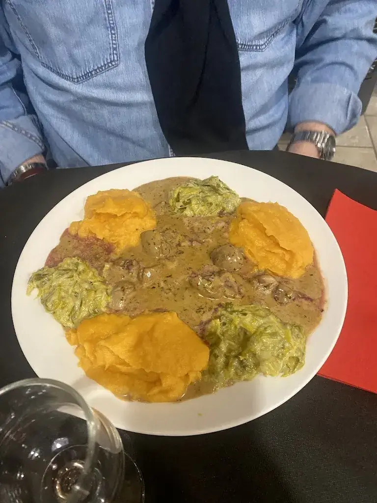 mickael rondon_Aux Bons Gouts_Giromagny_recensione