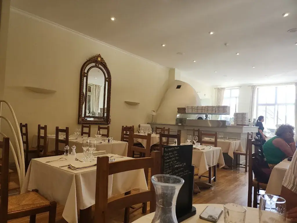 erin Menager_Au Coin du Feu_Gy_review