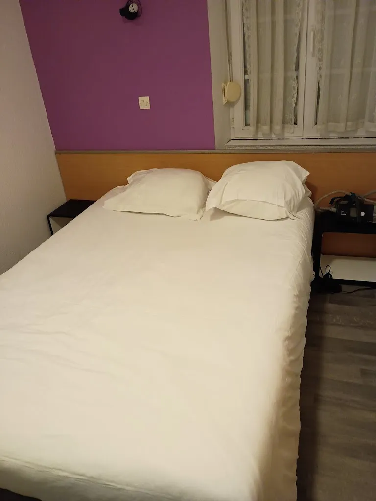 Hôtel Restaurant du Commerce restaurant in Guérigny