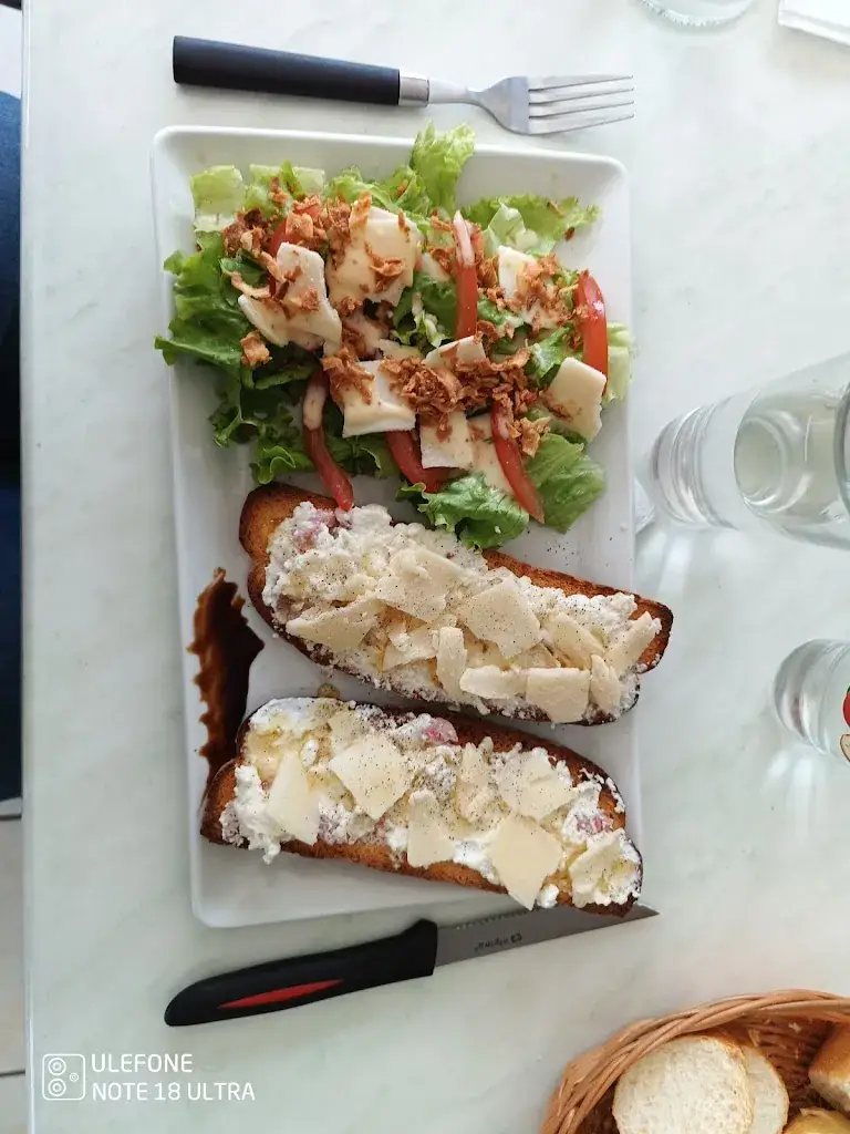 Mnoelle Degrange_Le QG_Gueugnon_review