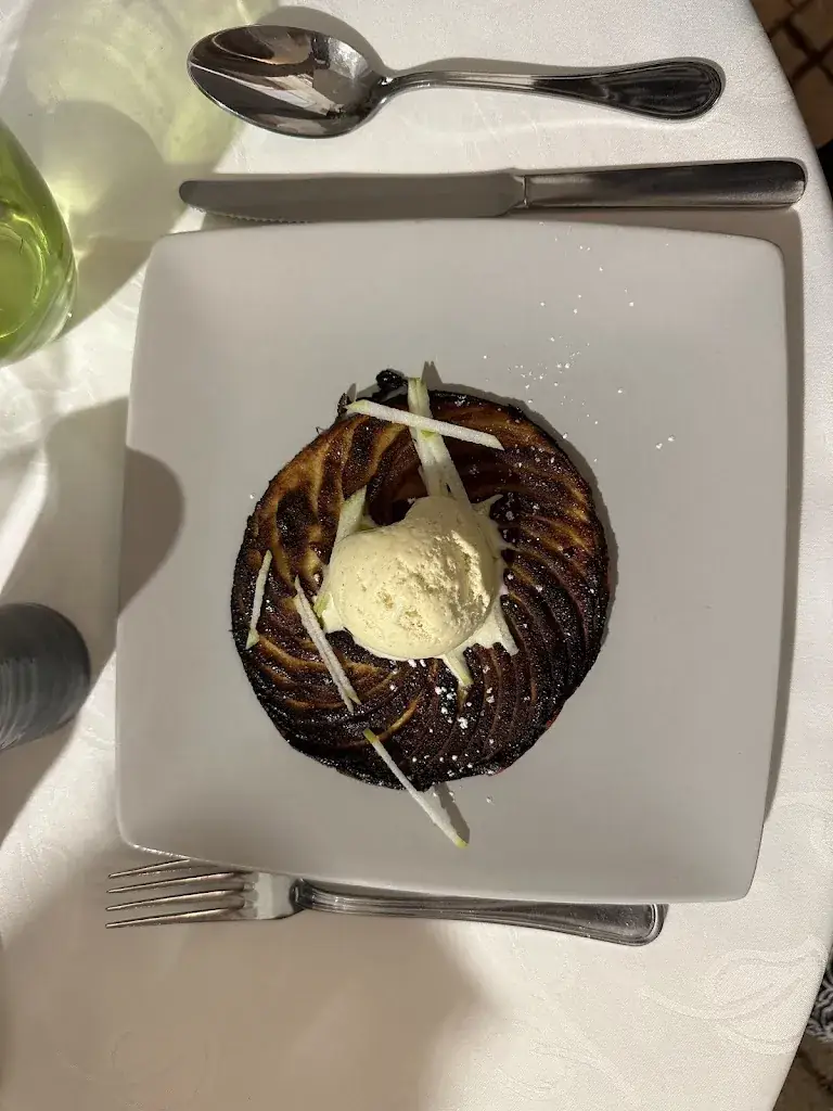 Le Moulin de l'Etang Restaurant in Sauvigny-les-Bois