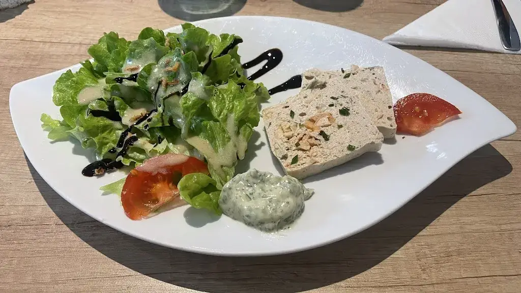 Julien Meneu_Restaurant Le Cheval Blanc_Is-sur-Tille_review