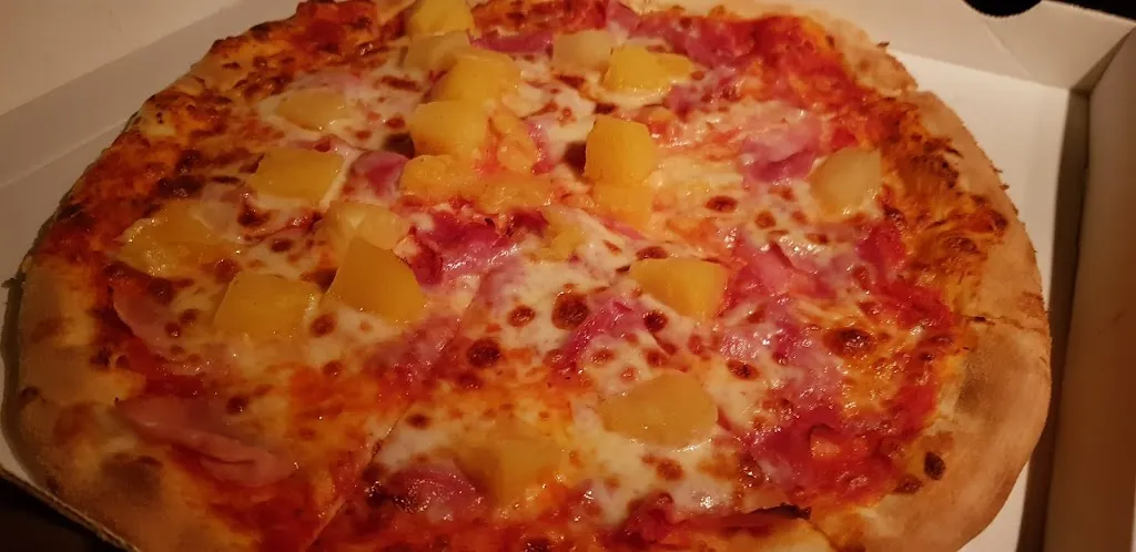 Pizza Dell Is restaurant in Is-sur-Tille