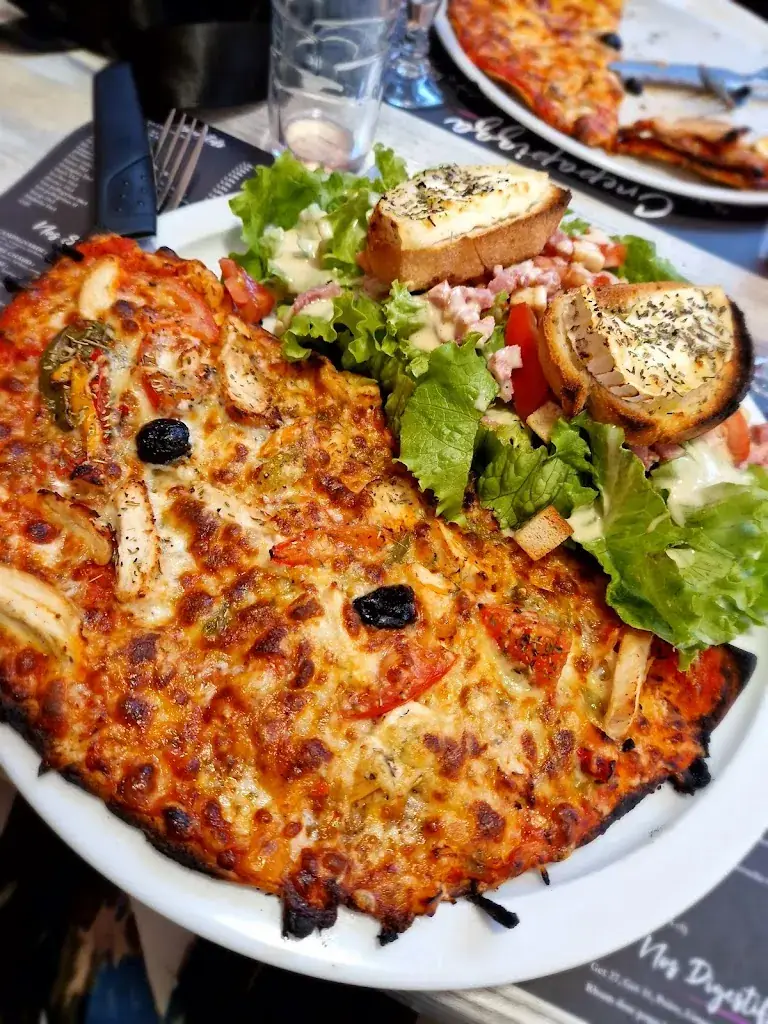 Jessica Defebver_Crepapizza_Beaurepaire_review