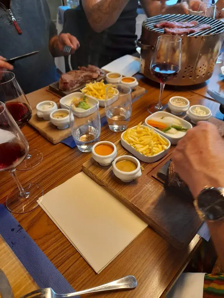 Izzy_Auberge Au Milieu du Monde_Pompaples_review