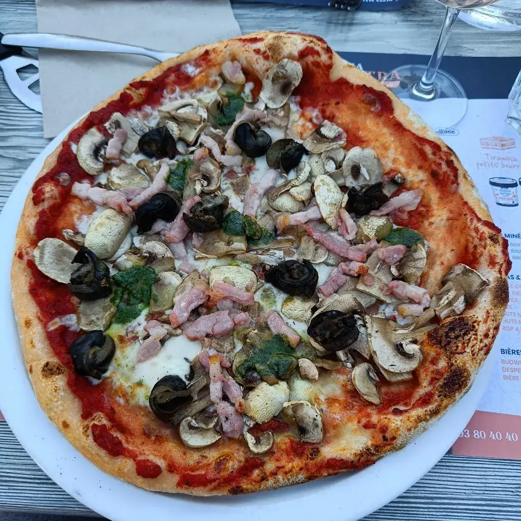 Pizza vostra_Gevrey-Chambertin_slider_image_2