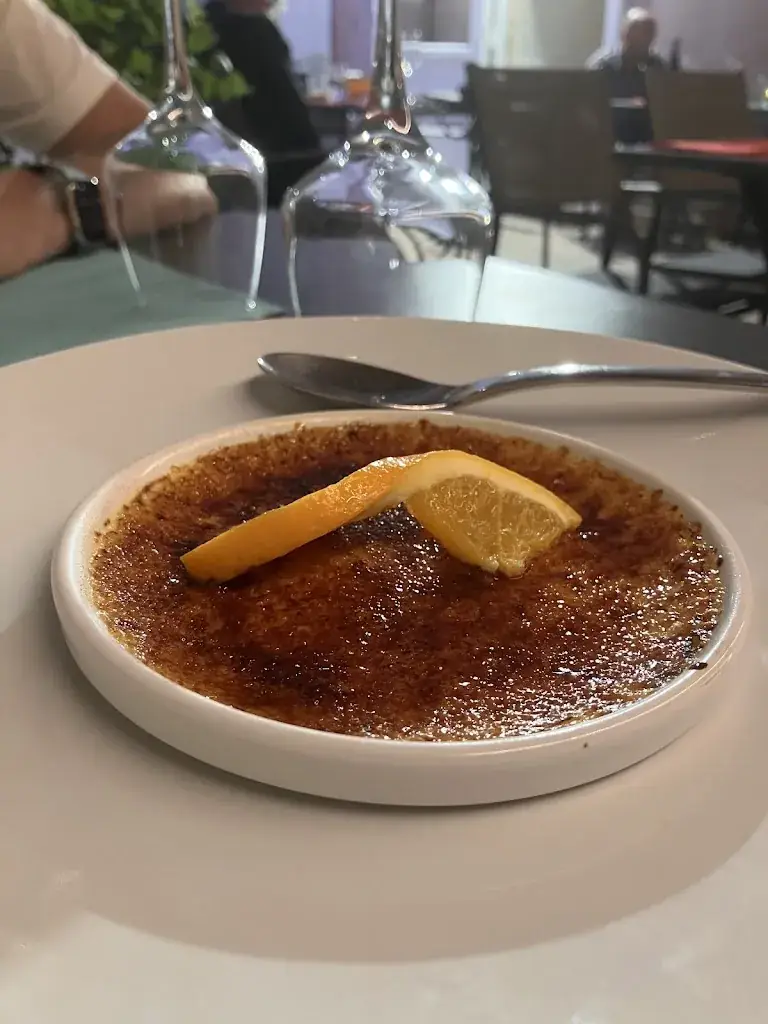 Iris Voinea_Aux Dix Vins_Chapelle-de-Guinchay_review