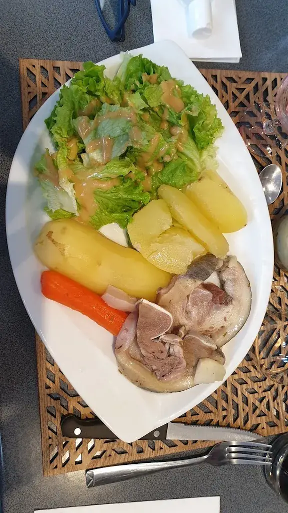 Le Privilège restaurant in Chapelle-de-Guinchay