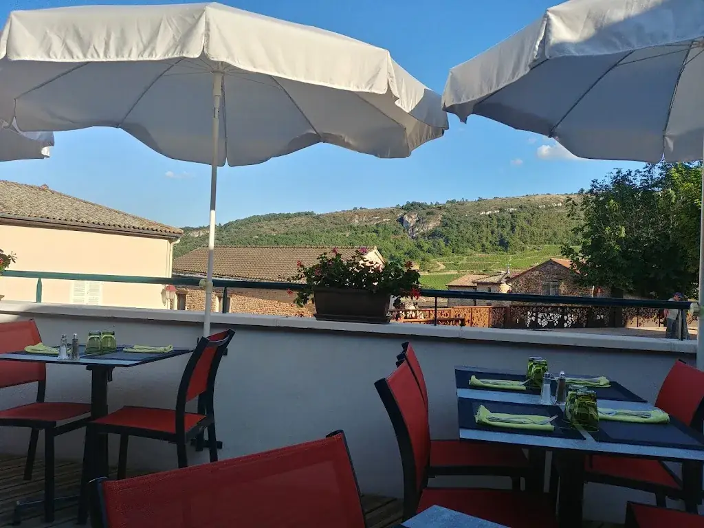 Auberge des 2 Roches restaurant in Vergisson