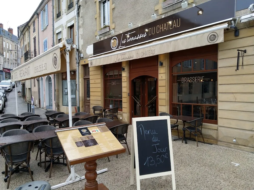 Les terrasses du château Restaurant in Clayette