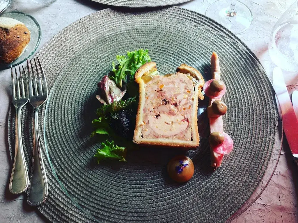 Cindy Lan_Le Dauphin_Breuil-en-Auge_recensione