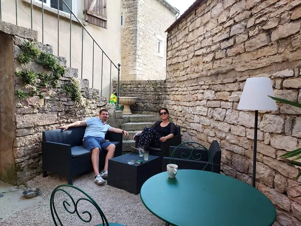 Comme à La Maison_Ladoix-Serrigny_slider_image_3