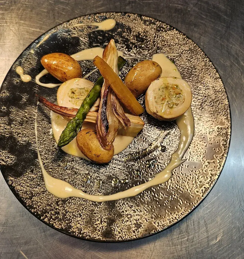 Restaurant L'Icaunais_Laroche-Saint-Cydroine_slider_image_2