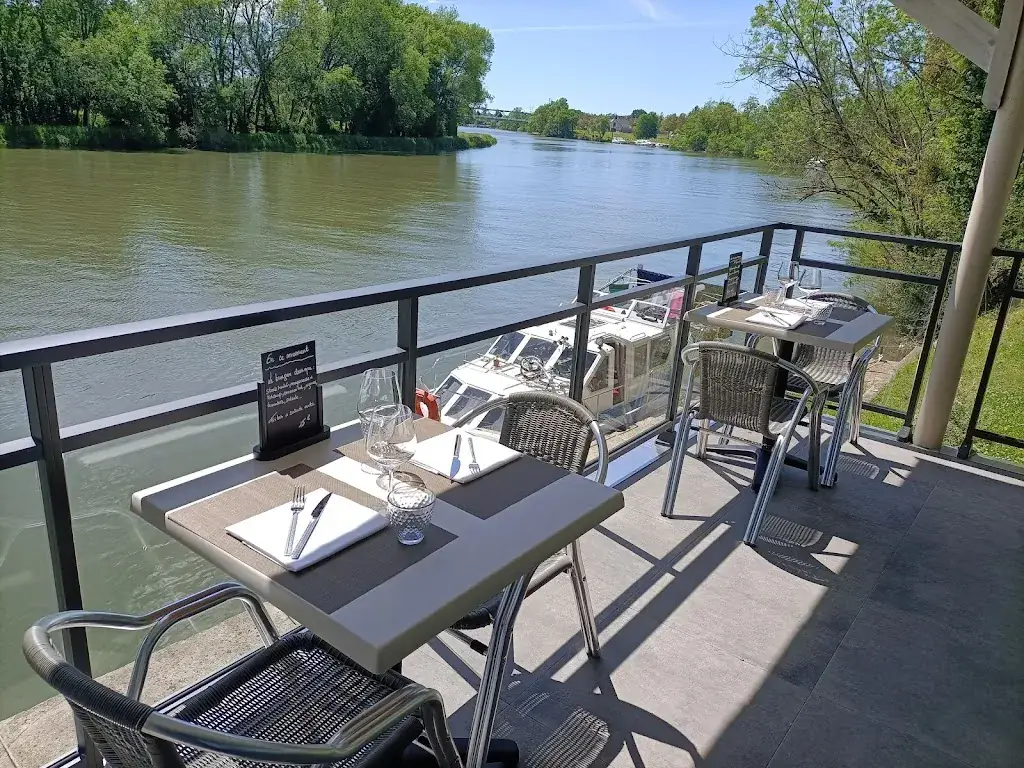 Restaurant Le Nymphéa Restaurant in Lamarche-sur-Saône