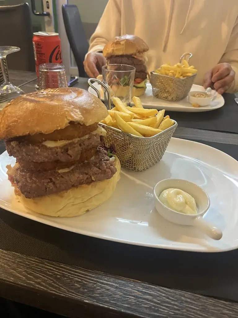 Adrien Mougel_Burger Gambetta_Beaurepaire_review