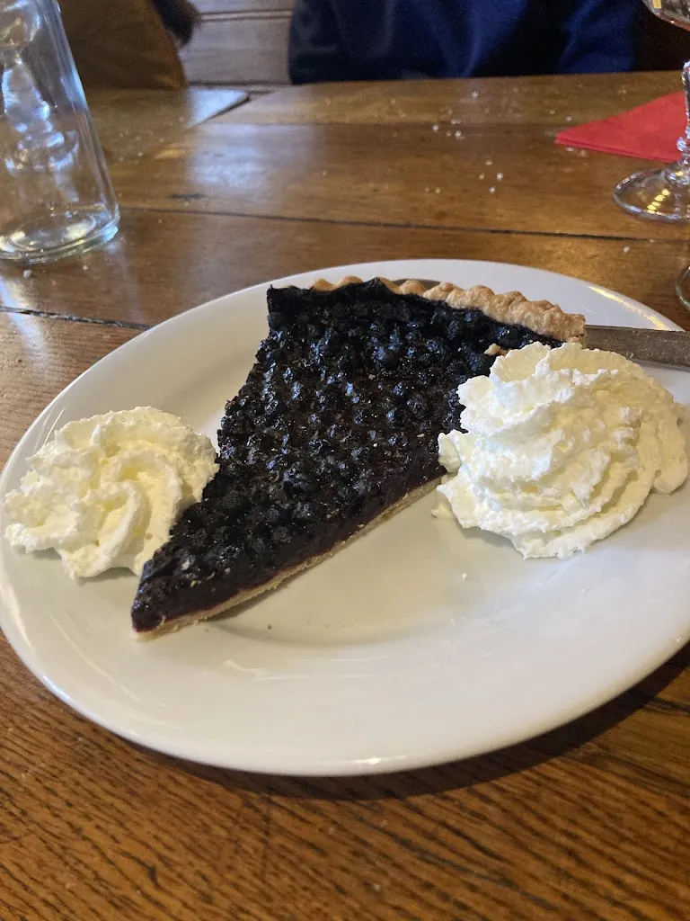 Jennifer Buisson_La Chaumière_Lepuix_review