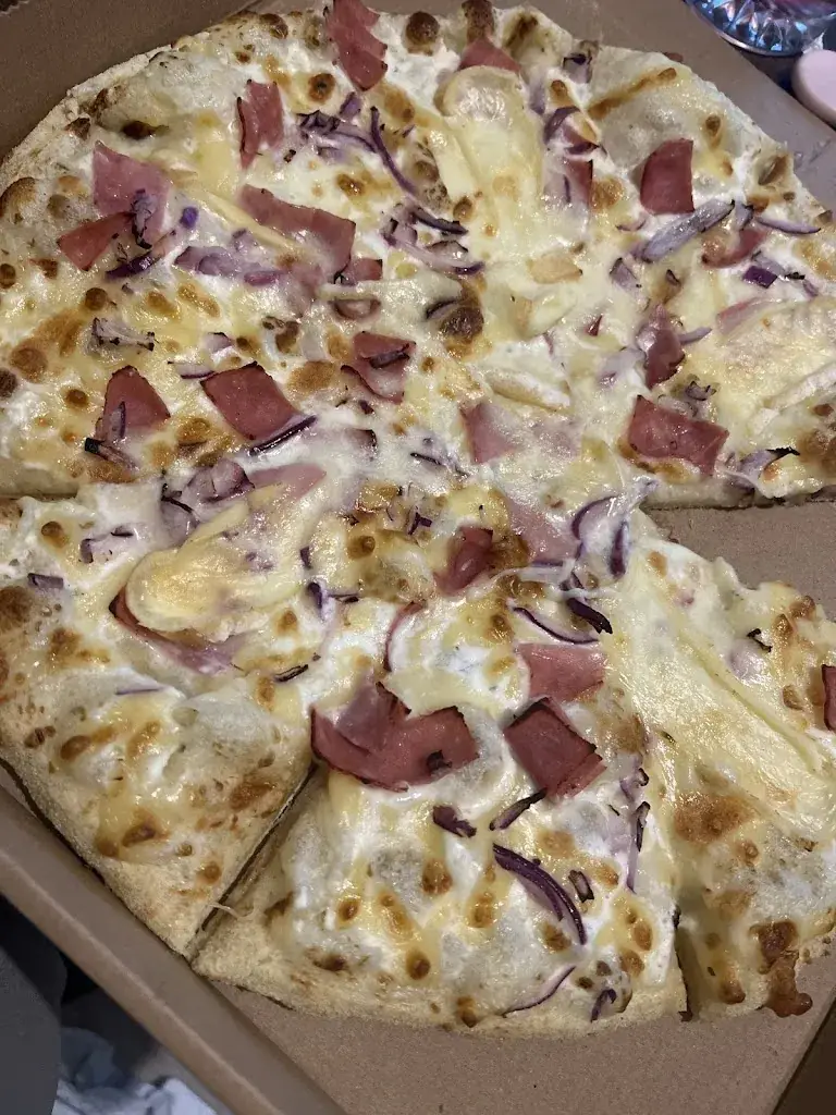 Logan Guinder_Le 704_Héricourt_recensione