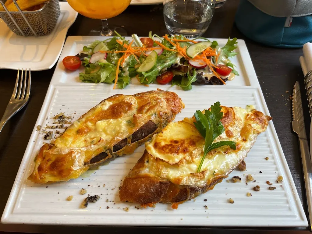 Restaurant Le Paris Nice_Joigny_slider_image_3