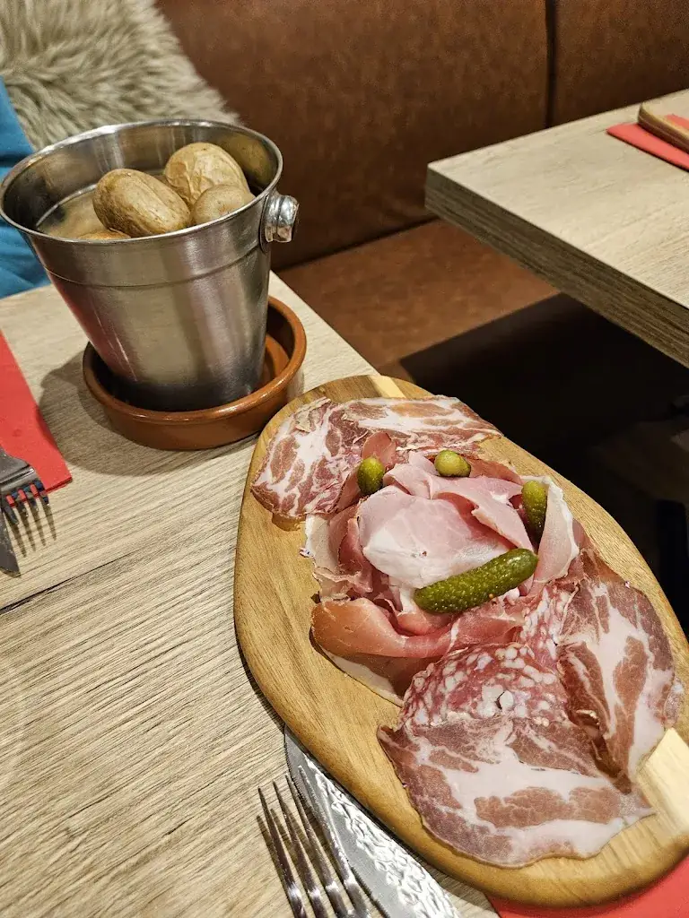 L'american Mountain_Joigny_slider_image_3