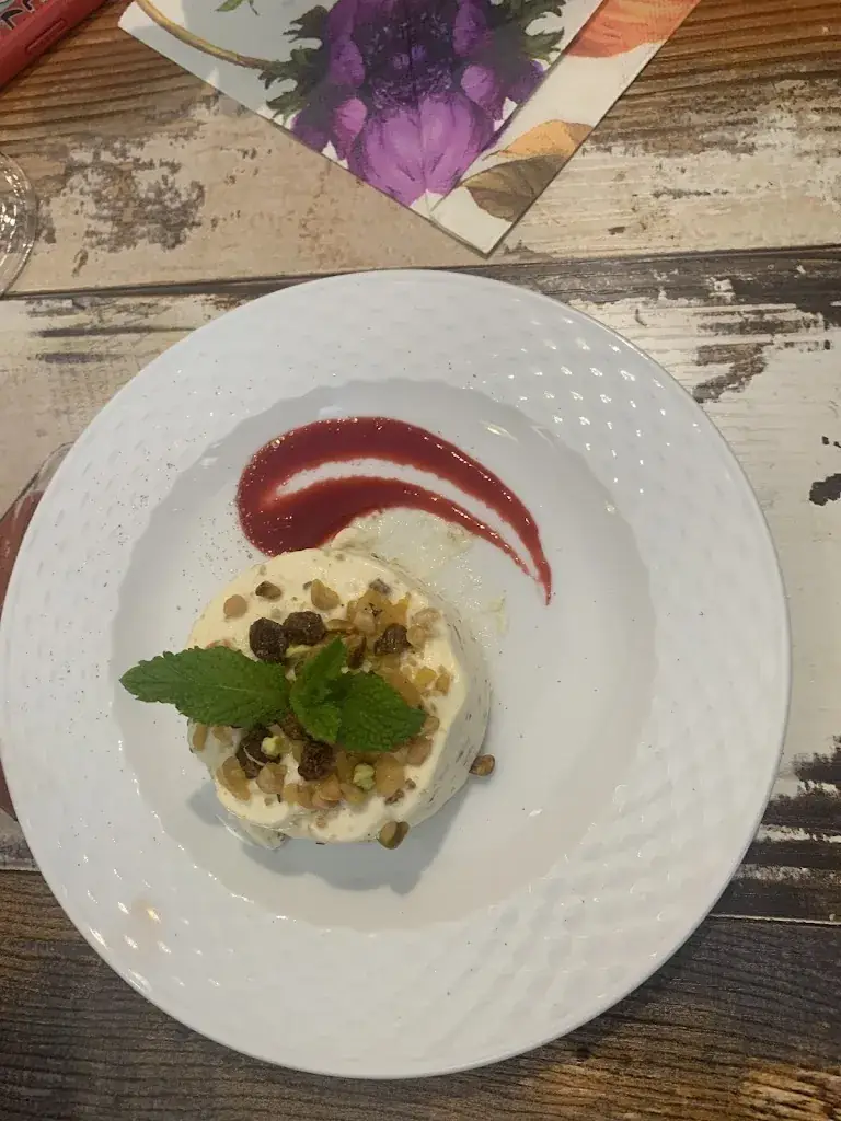 Enola Simon_LA TABLE DU SANDICO_Saint-Julien-du-Sault_review