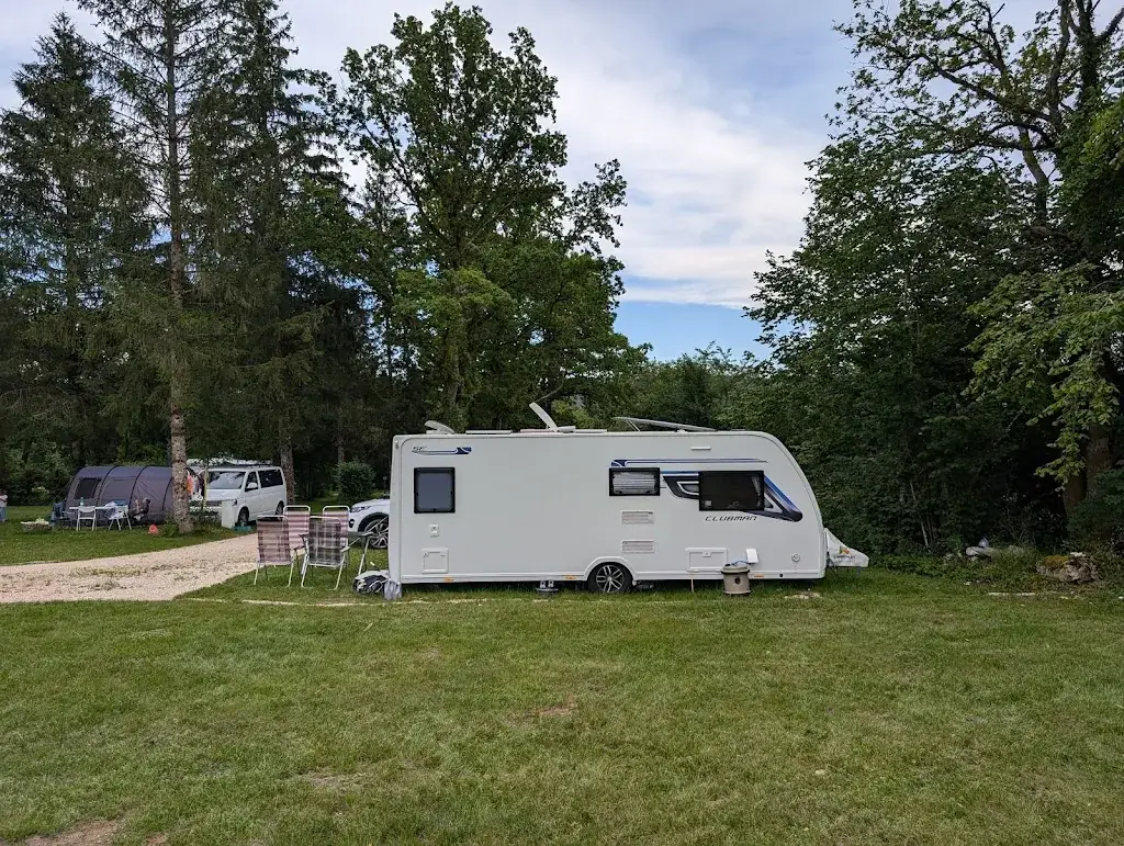 Richard Walker_Camping de la Forêt_Levier_recensione