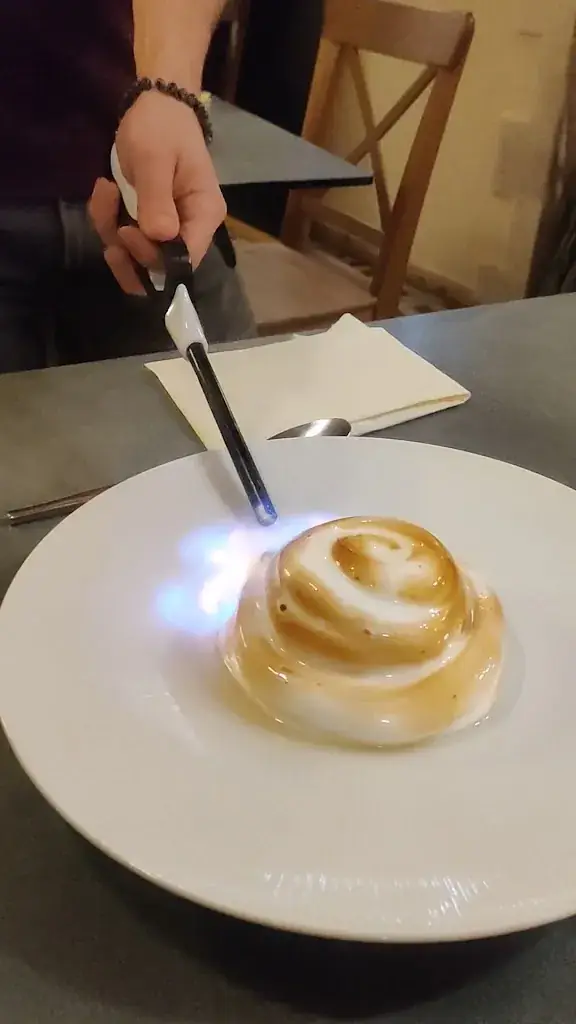 La Poule Noire restaurant in Charité-sur-Loire