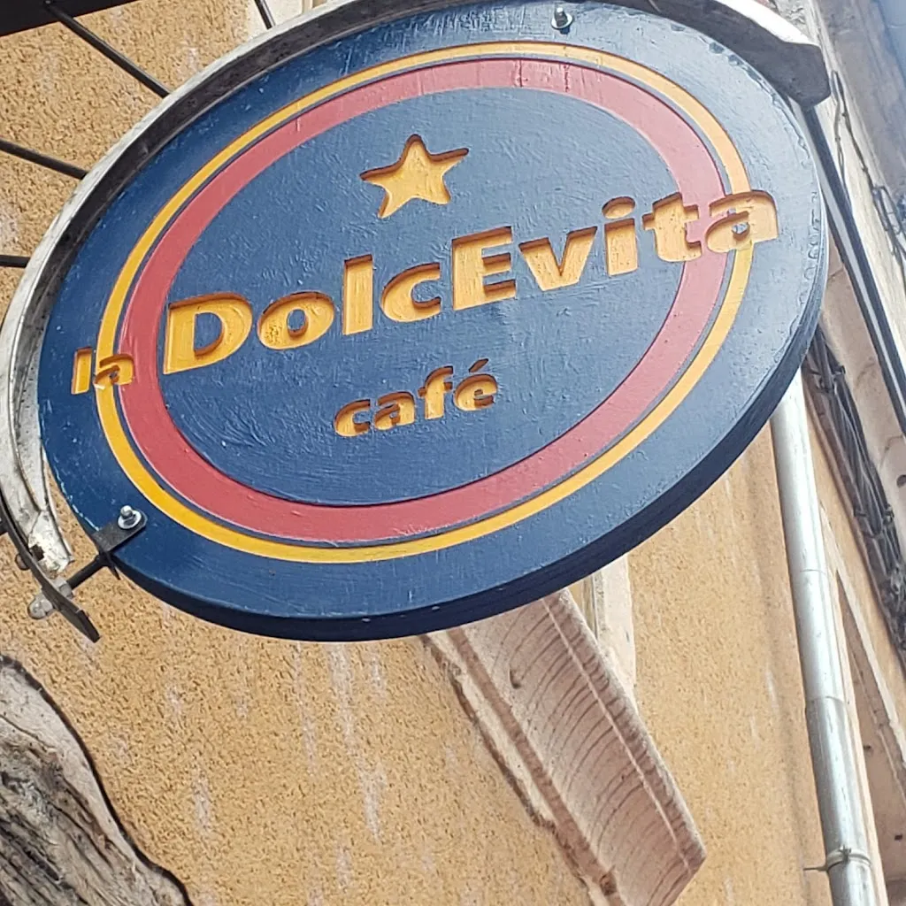 Jeff Nunes_COM Chez Nous_Charité-sur-Loire_review