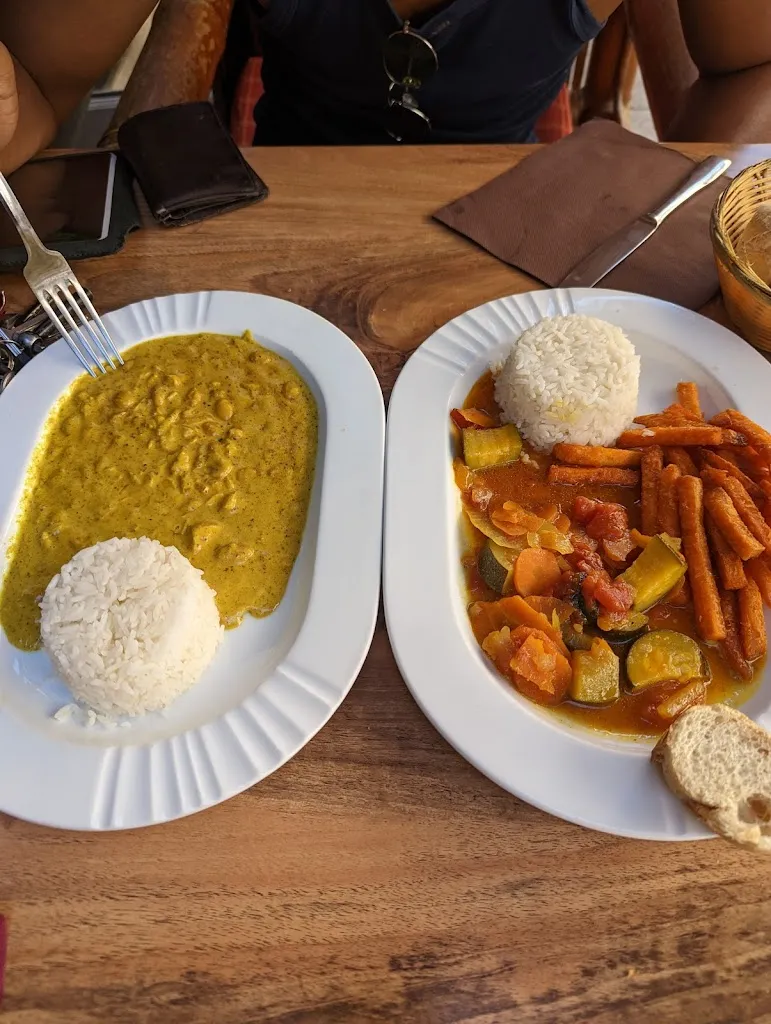 Renu S_Le cocktail de Clémentine_Charité-sur-Loire_review