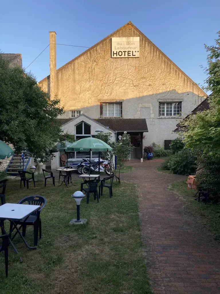 Harald Deppeler_Le Bon Laboureur_Charité-sur-Loire_review