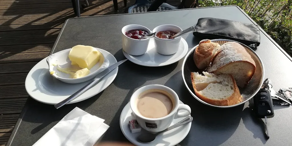 Harm Tolner_Le Saint Hélène_Varennes-lès-Narcy_review