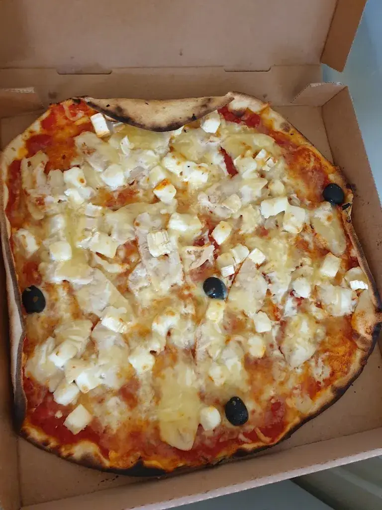 Estelle Lalouette_Le Kiosque à Pizzas_Charité-sur-Loire_review