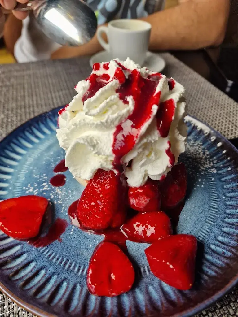 Yasmin Afina_Ô' 848_Jougne_review