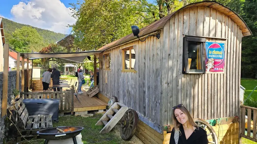 le chamois dans le pré_Jougne_slider_image_3