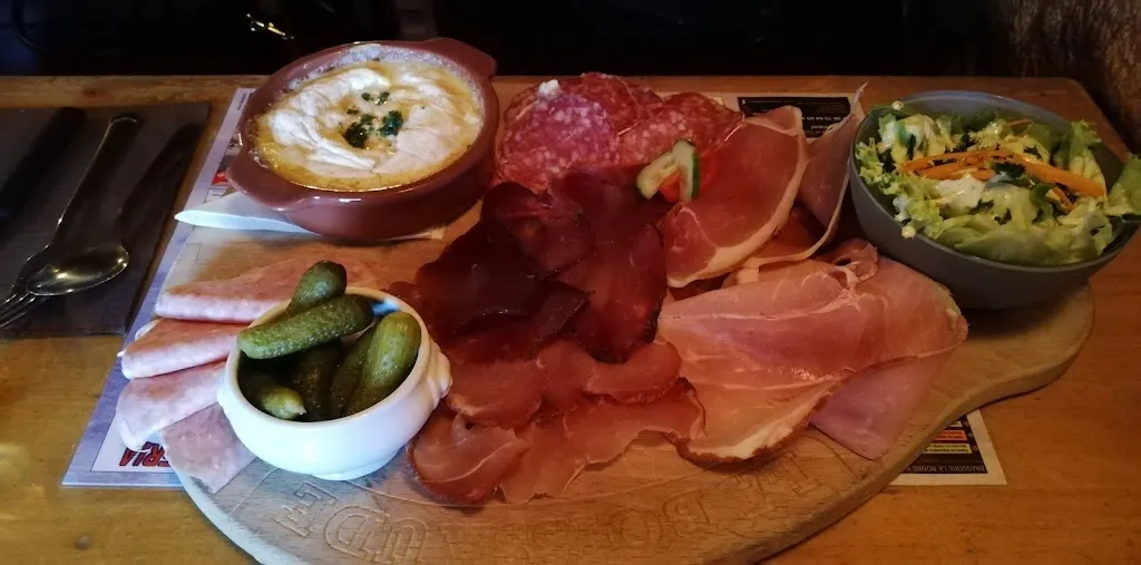 Restaurant La Boissaude_Rochejean_slider_image_3